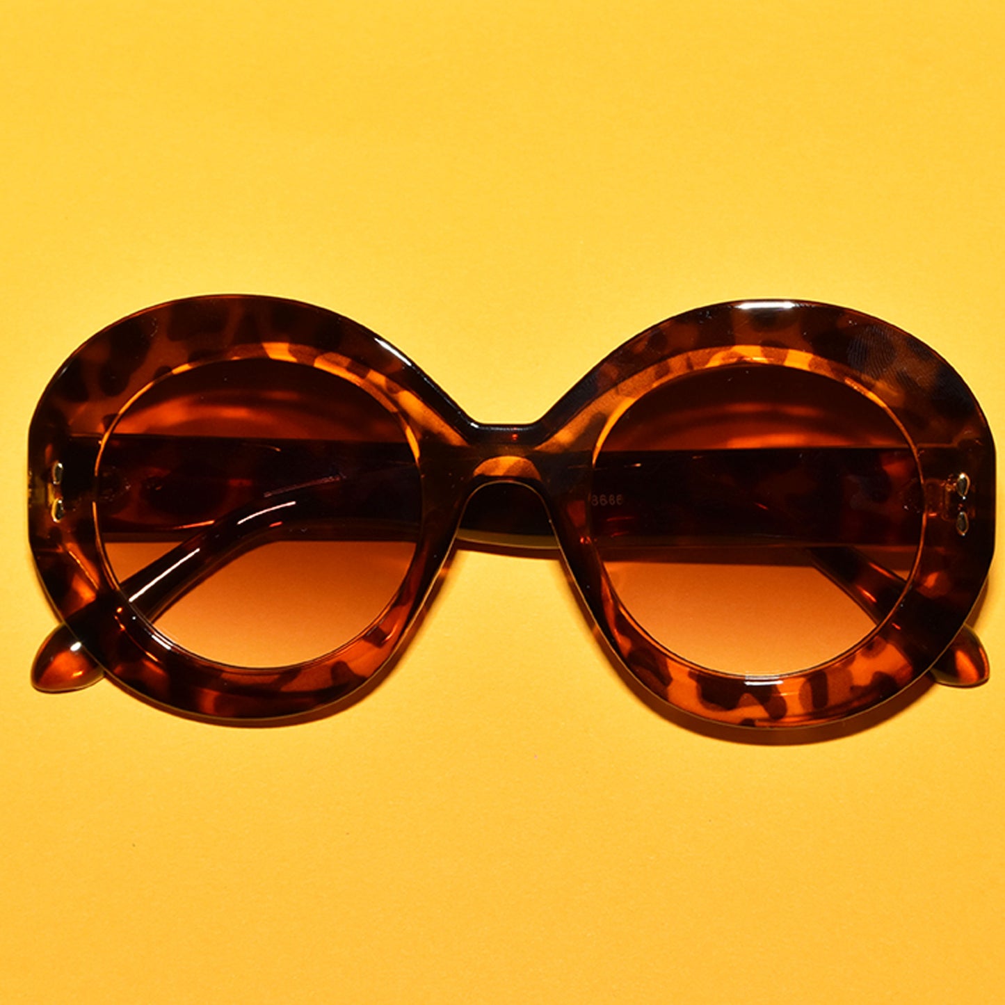 1960s Vintage Style TWIGGY Mod Oversized Round Oval Sunglasses