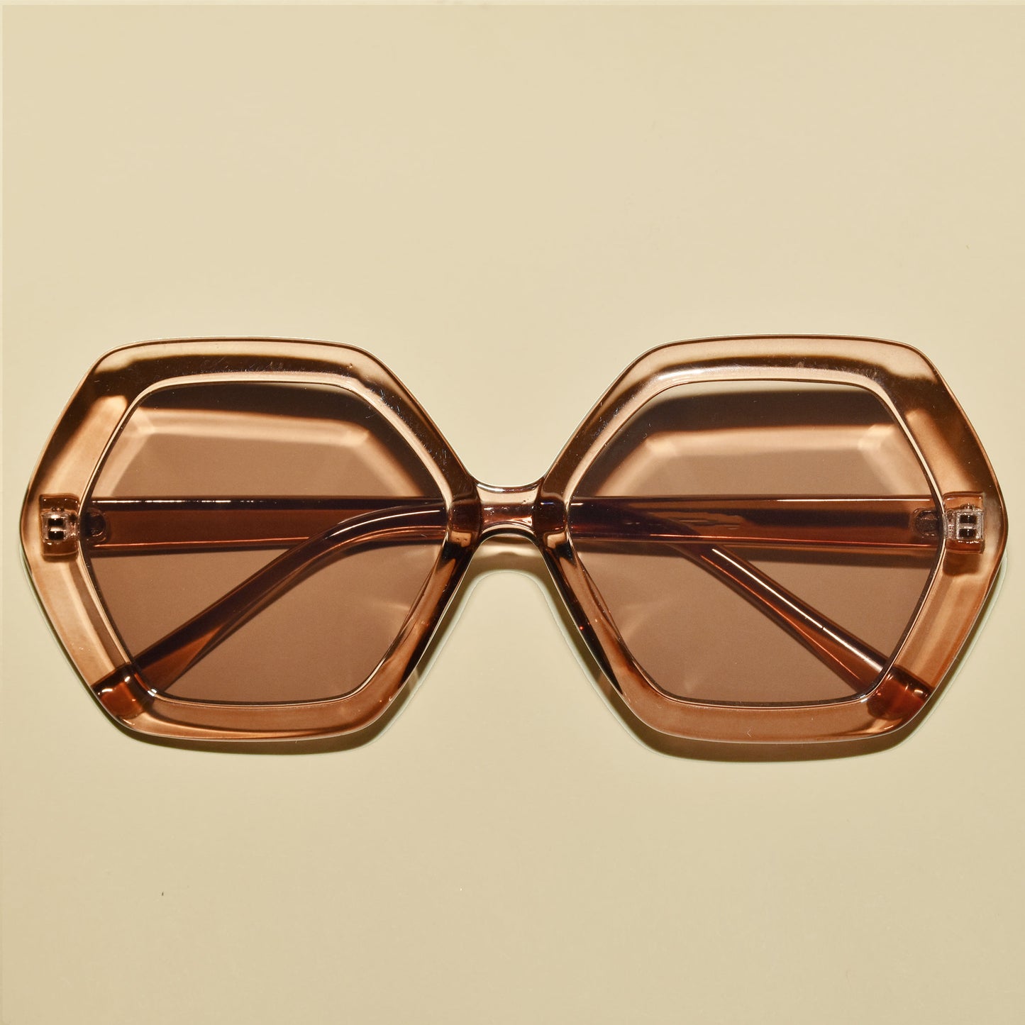 The LOLA 1970s Vintage Style Oversized Hexagon Sunglasses