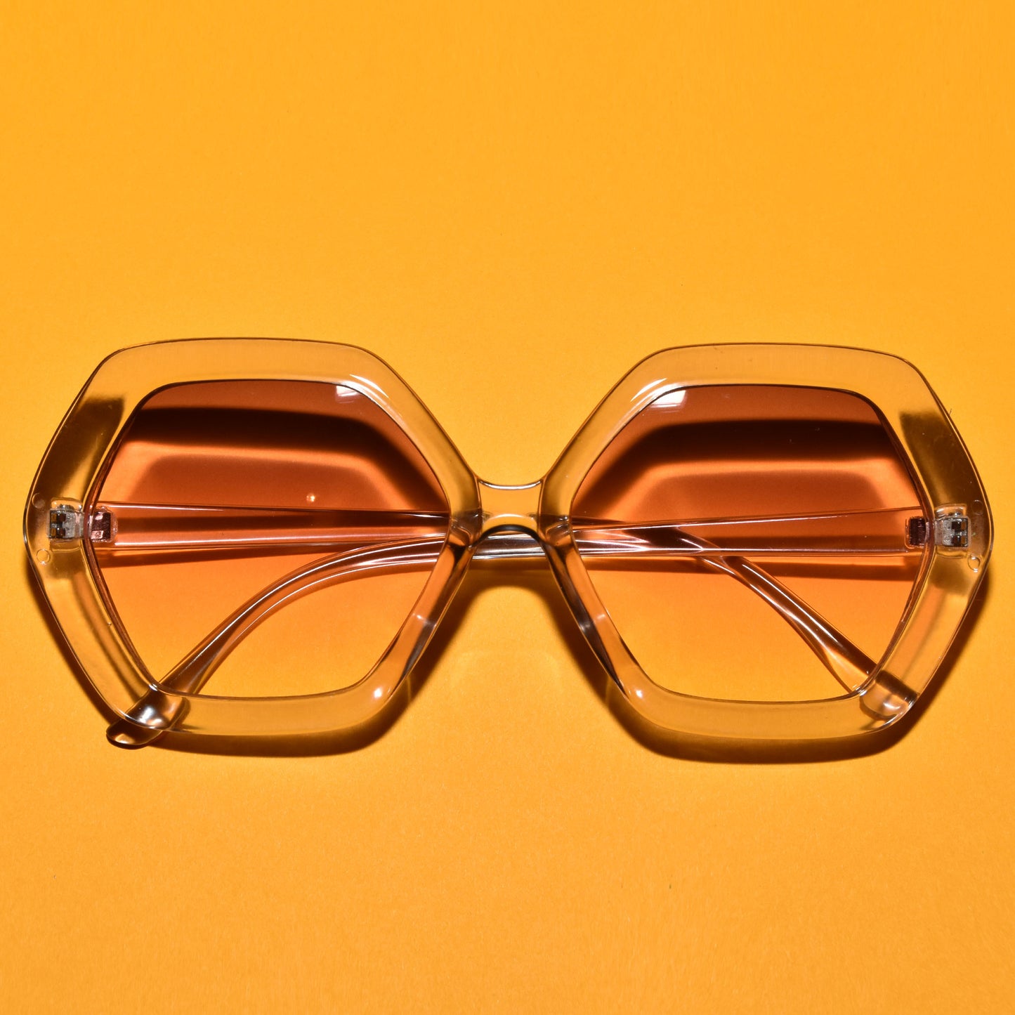 The LOLA 1970s Vintage Style Oversized Hexagon Sunglasses