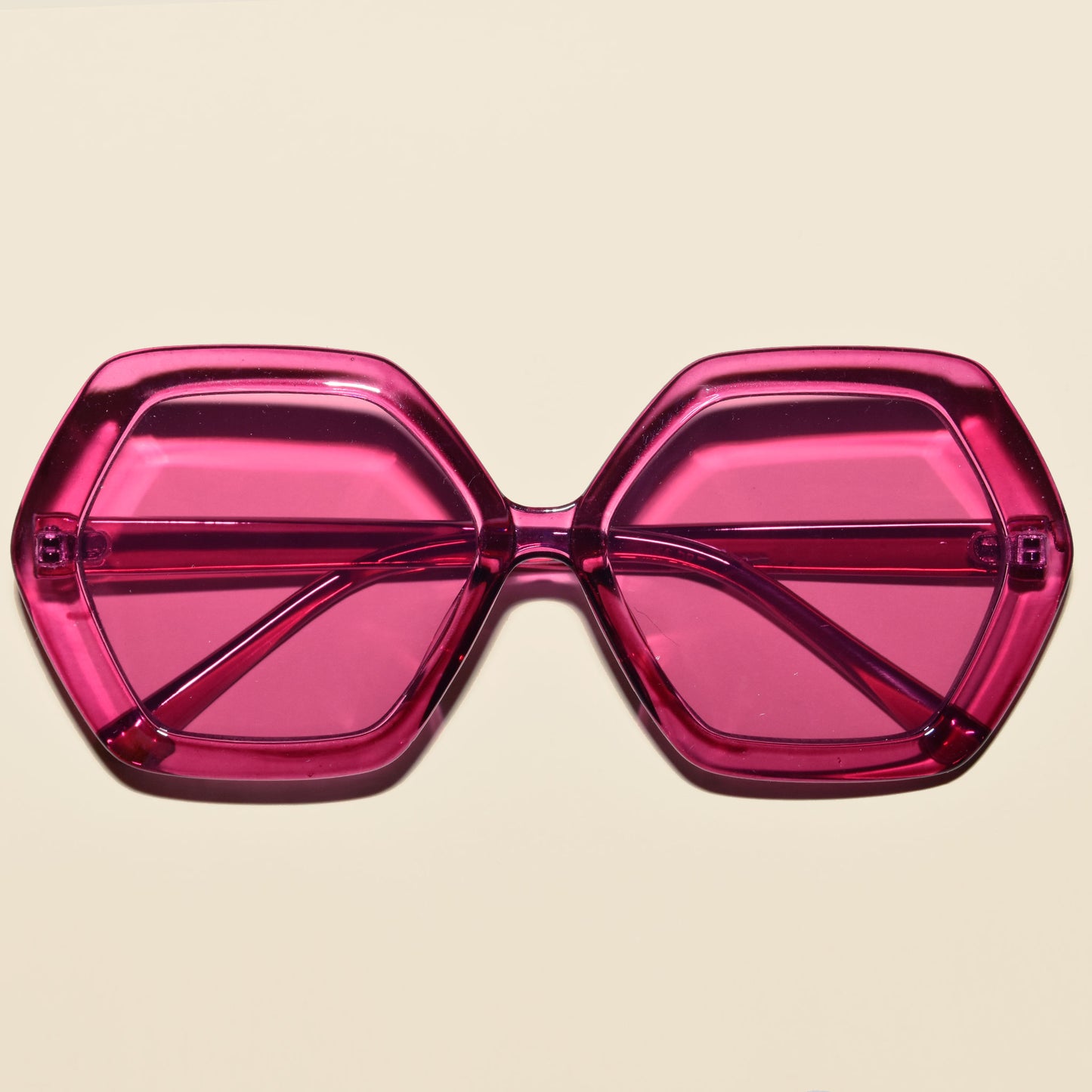 The LOLA 1970s Vintage Style Oversized Hexagon Sunglasses